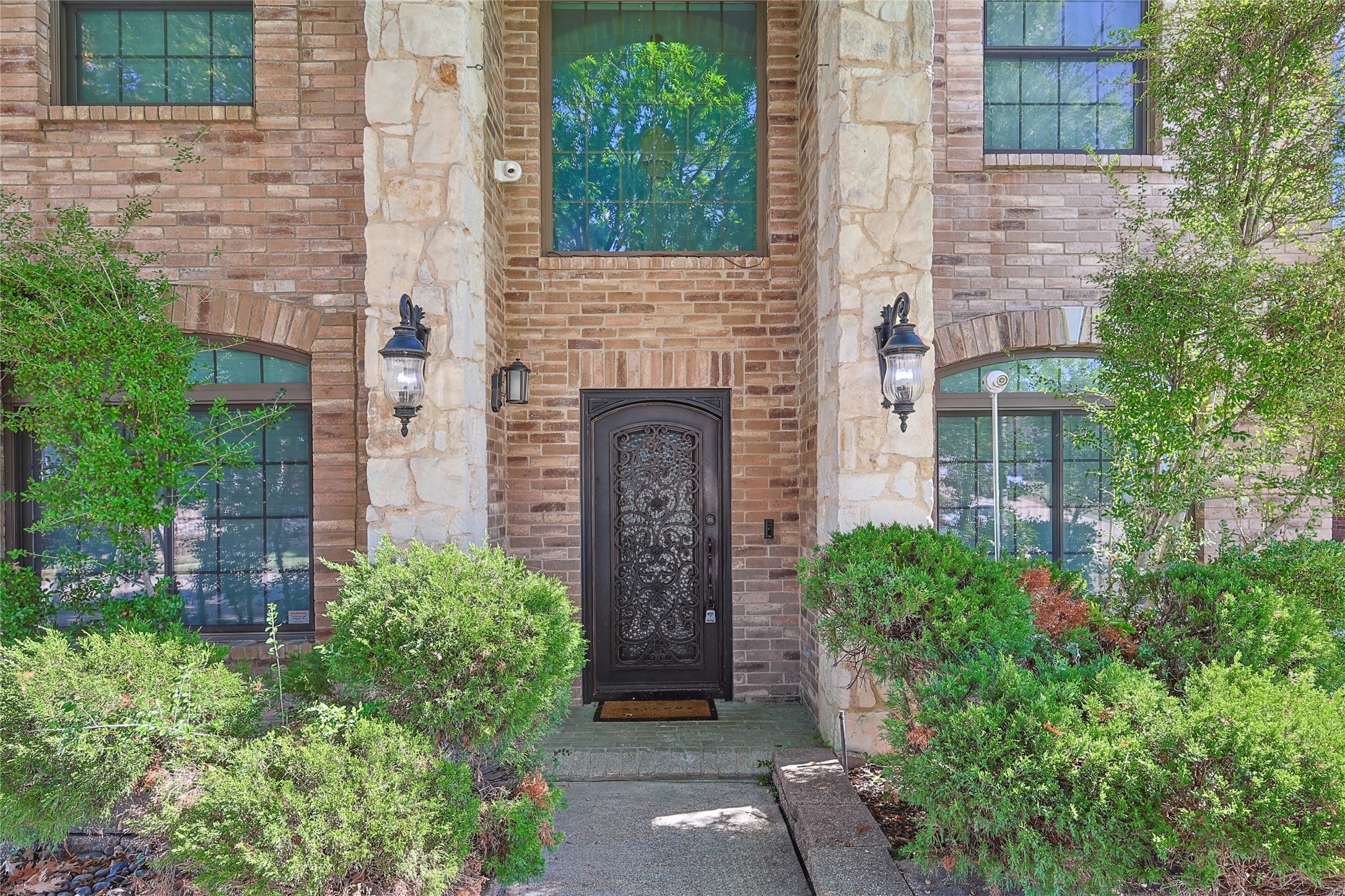 1088 Pondview Drive