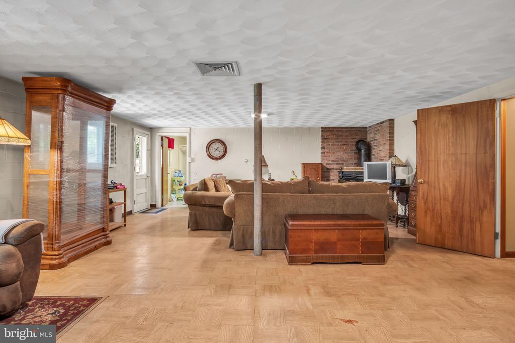 8 MAYFIELD ROAD