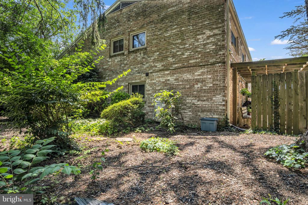 8 MAYFIELD ROAD