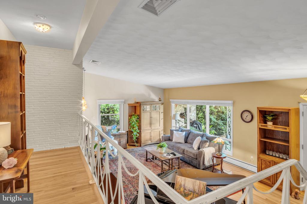 8 MAYFIELD ROAD