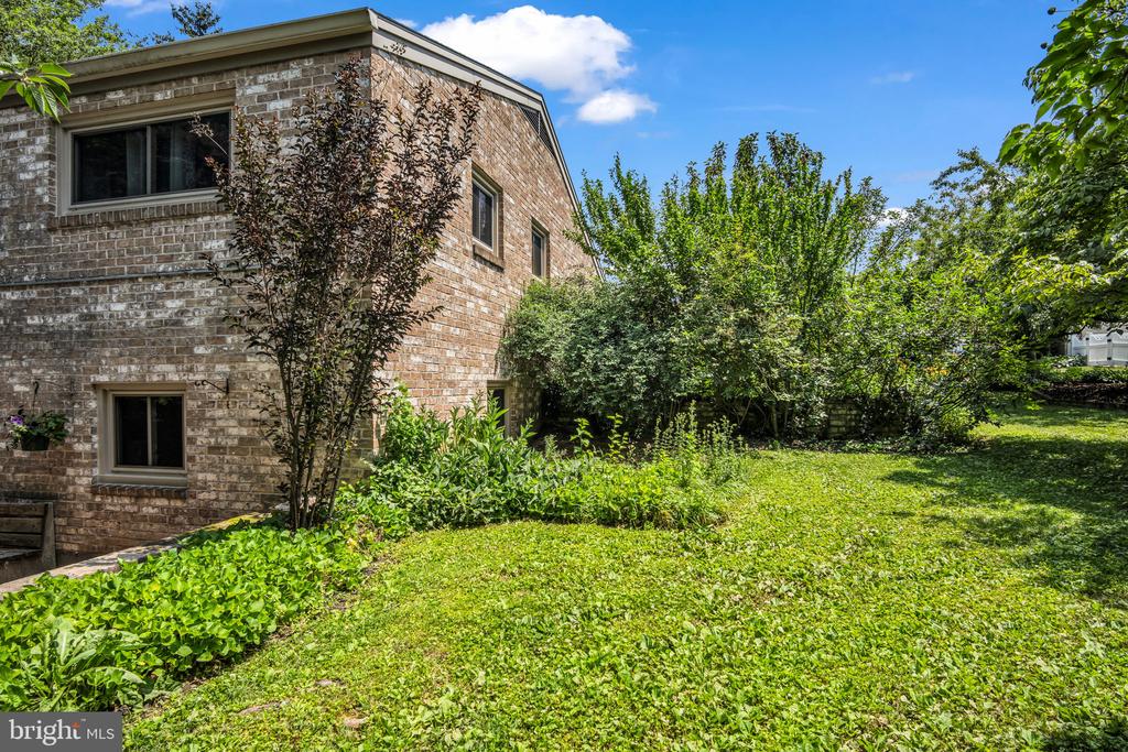 8 MAYFIELD ROAD