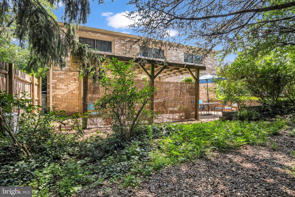 8 MAYFIELD ROAD
