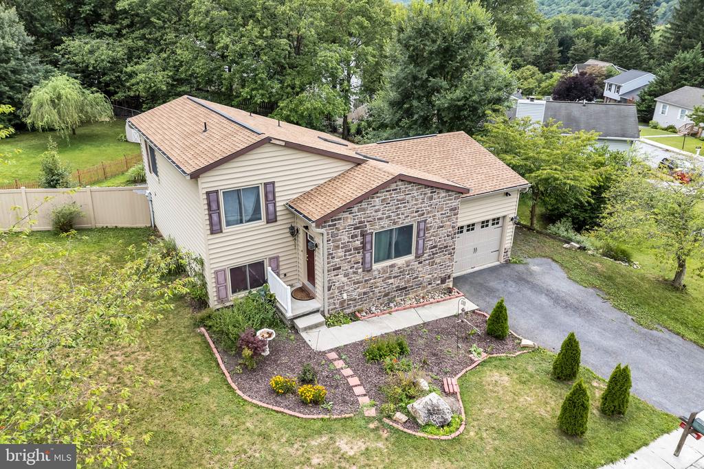 16 YANKEE DRIVE