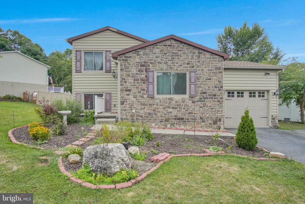 16 YANKEE DRIVE