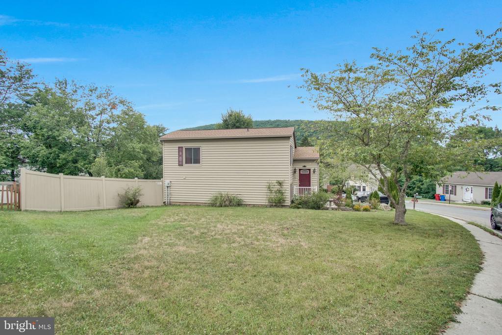 16 YANKEE DRIVE