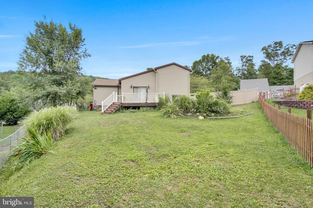 16 YANKEE DRIVE