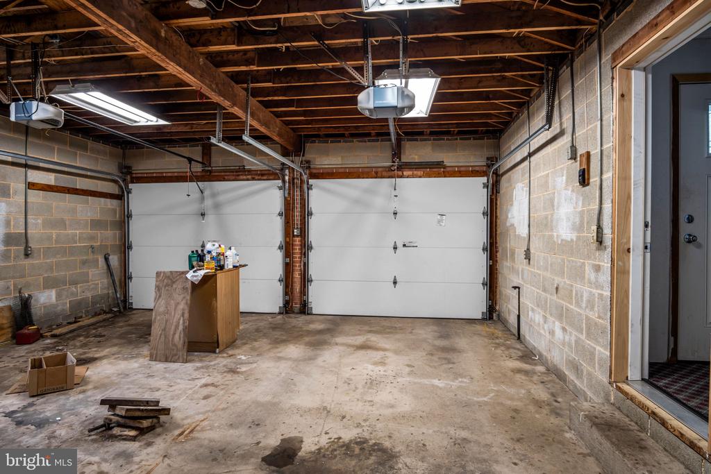 1005 SEEMORE DRIVE