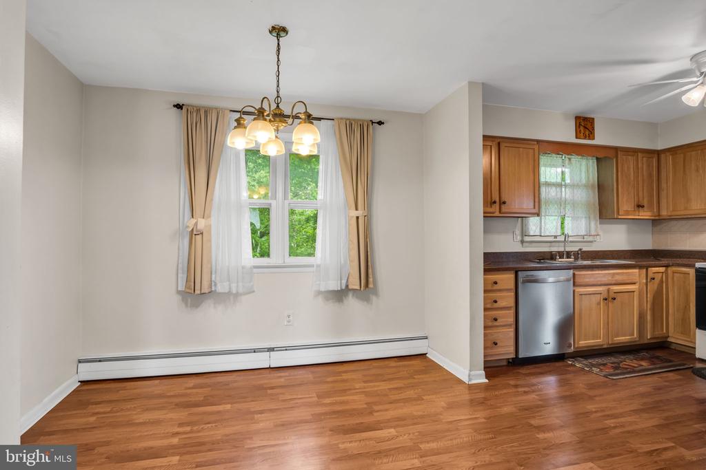 1005 SEEMORE DRIVE