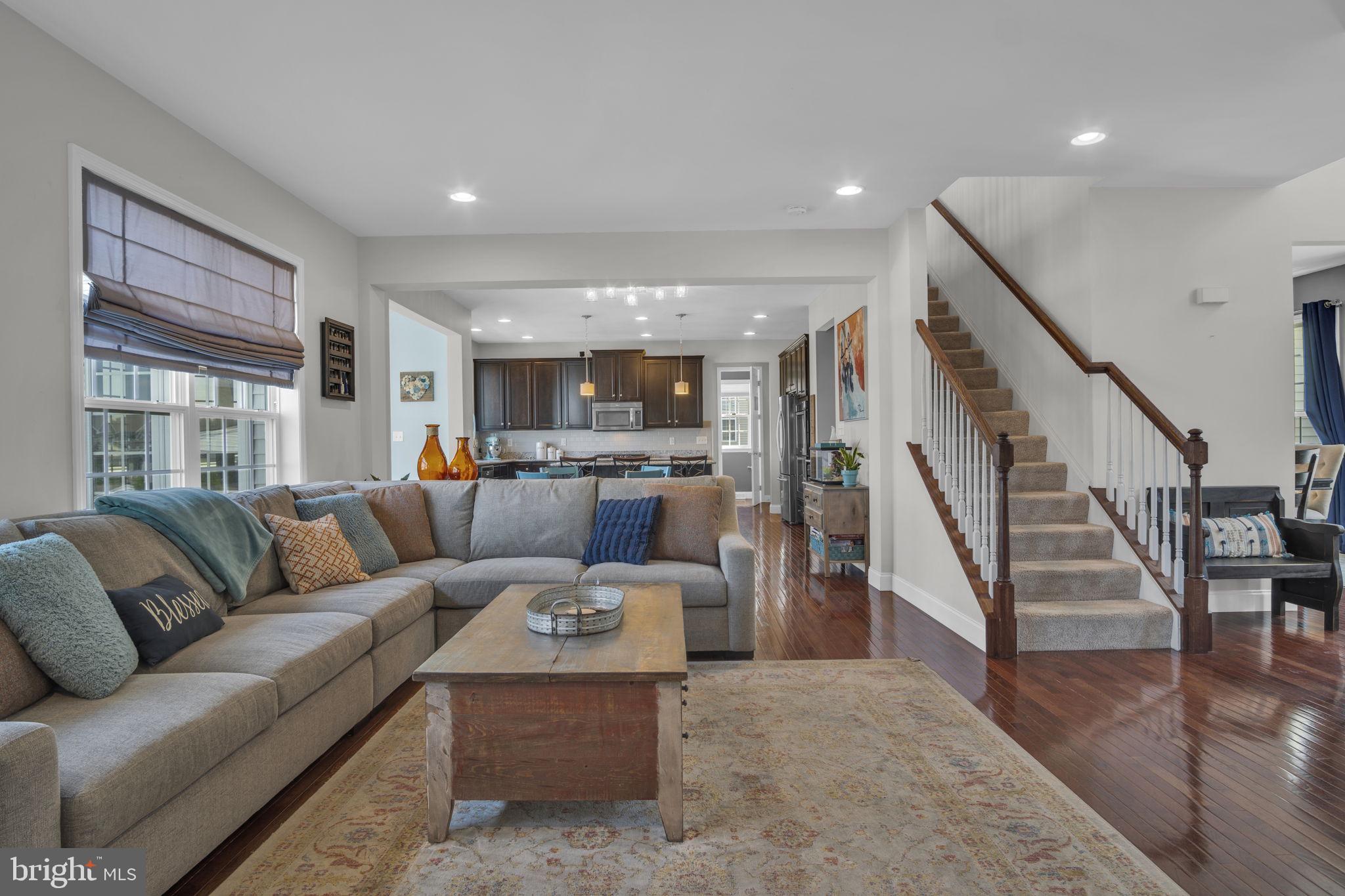 7037 BEECH TREE DRIVE