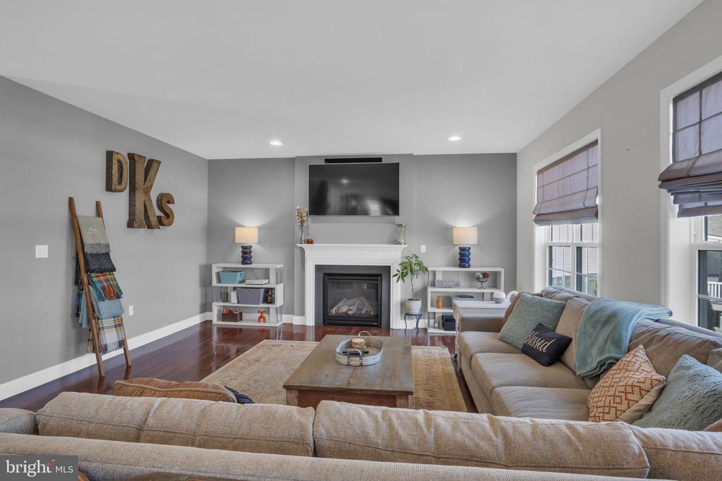 7037 BEECH TREE DRIVE