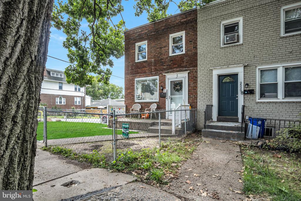 2531 DERRY STREET