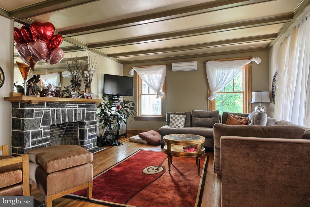 215 HILLSIDE ROAD