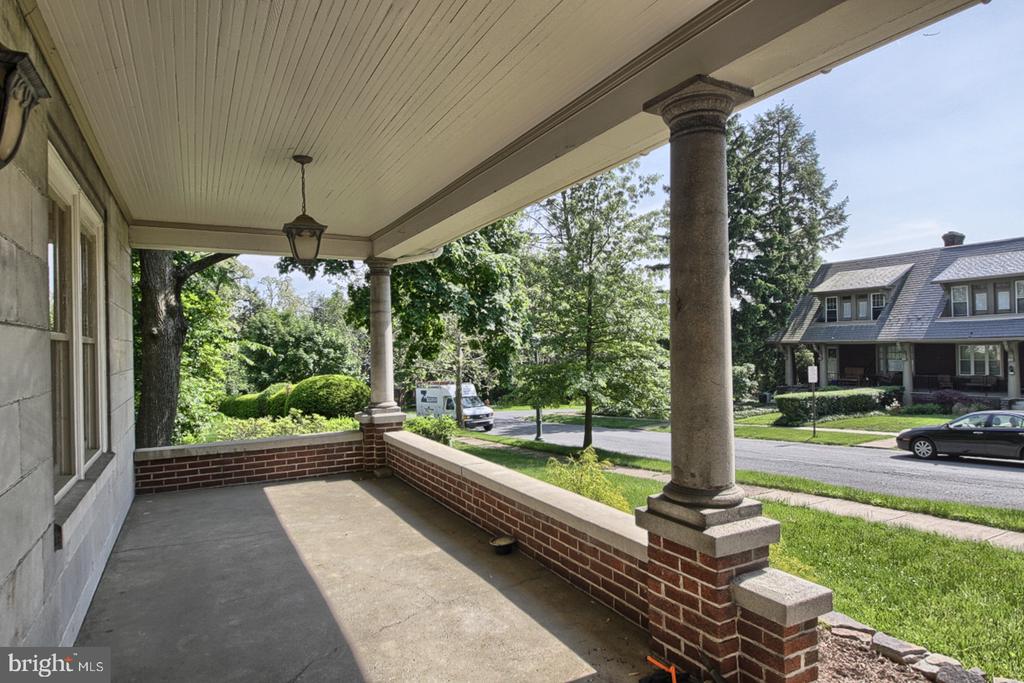 215 HILLSIDE ROAD