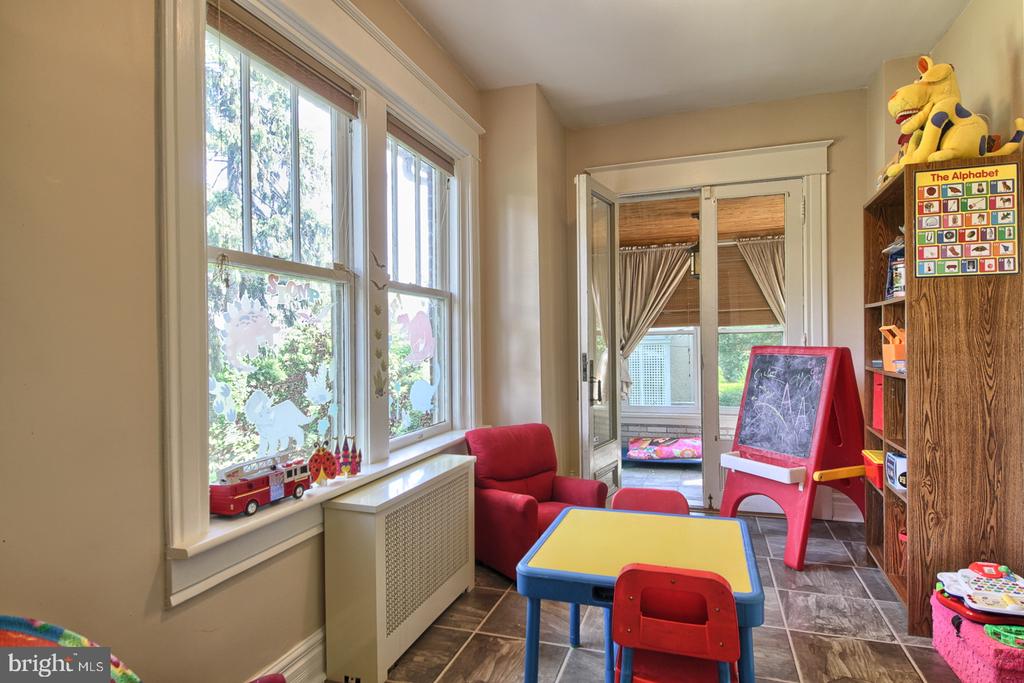 215 HILLSIDE ROAD