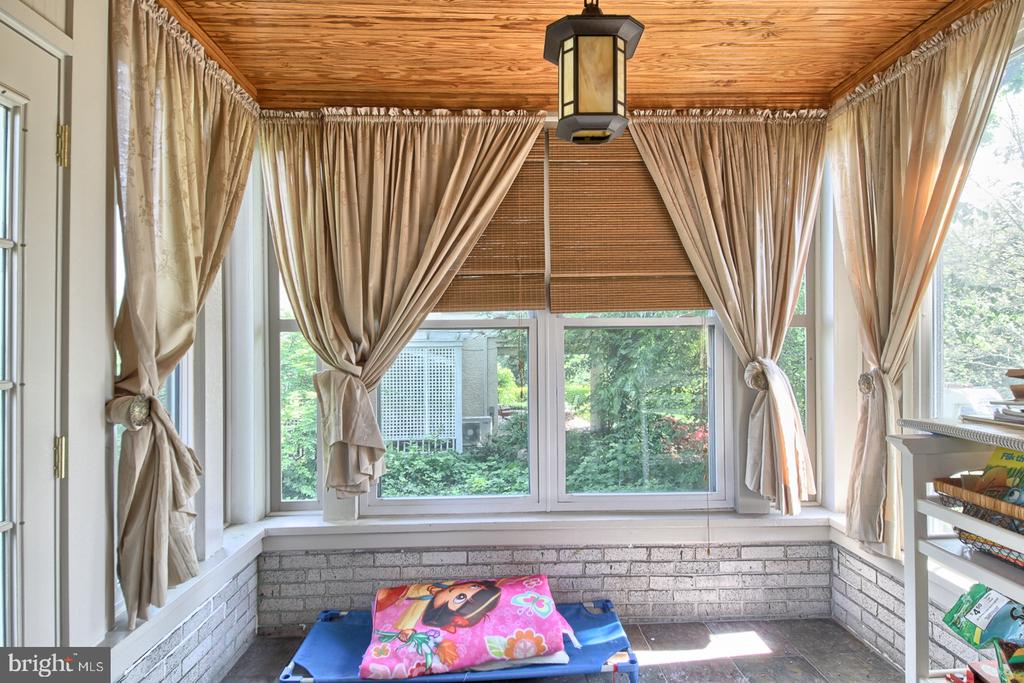 215 HILLSIDE ROAD