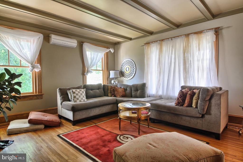 215 HILLSIDE ROAD