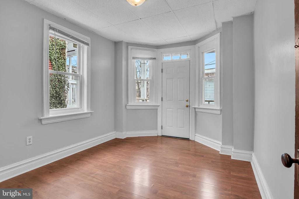 321 WOODBINE STREET