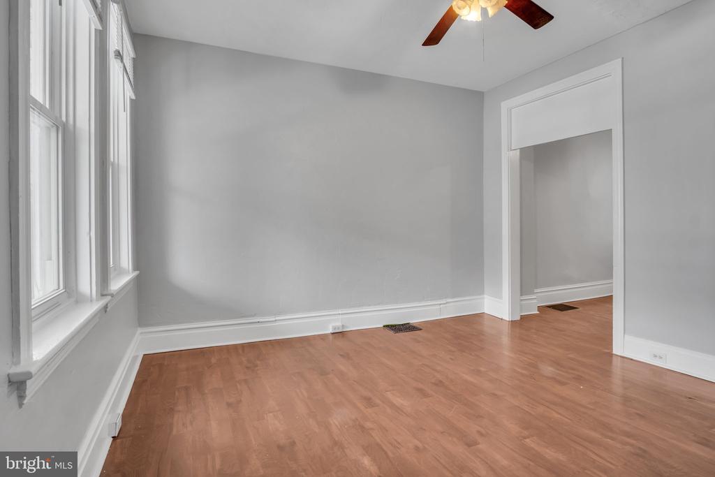 321 WOODBINE STREET
