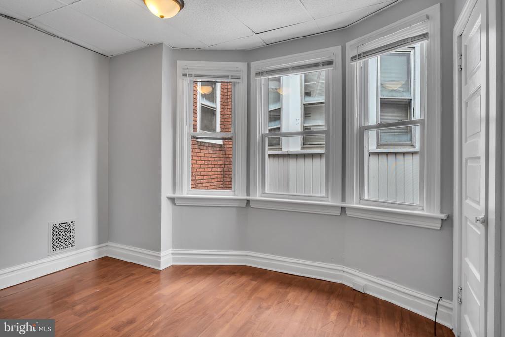 321 WOODBINE STREET