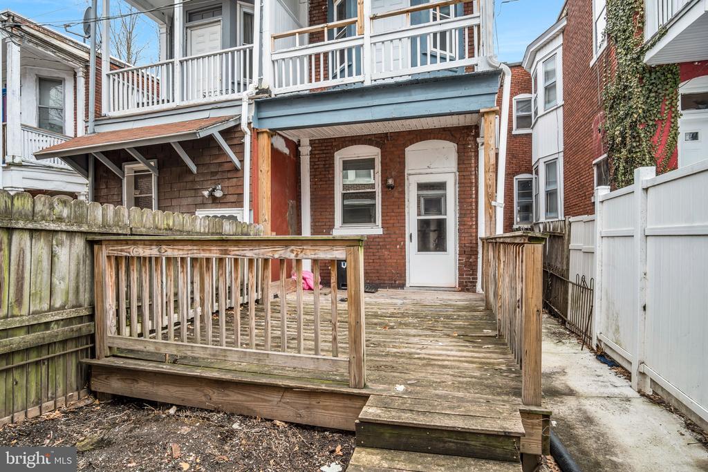 321 WOODBINE STREET