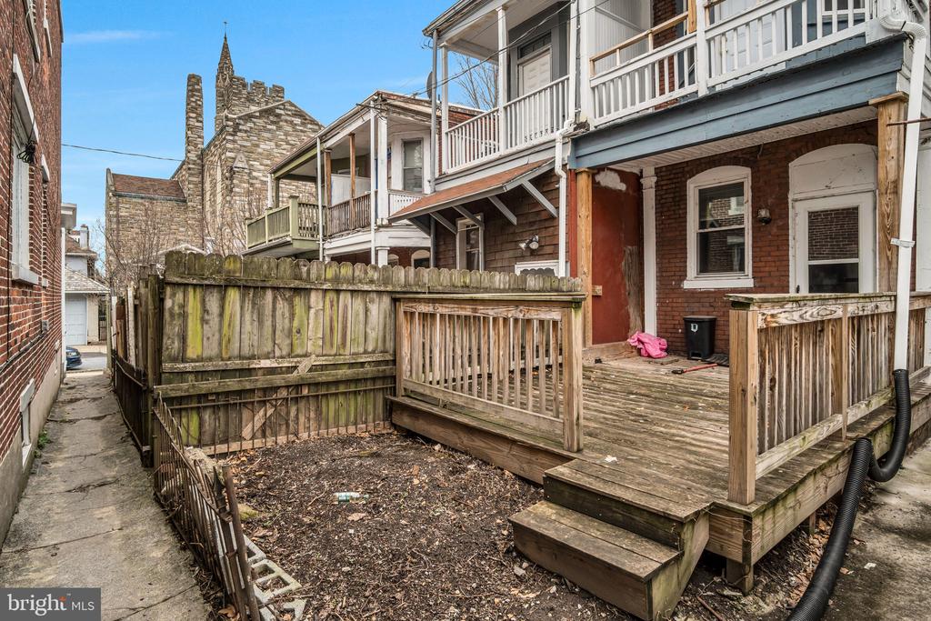 321 WOODBINE STREET