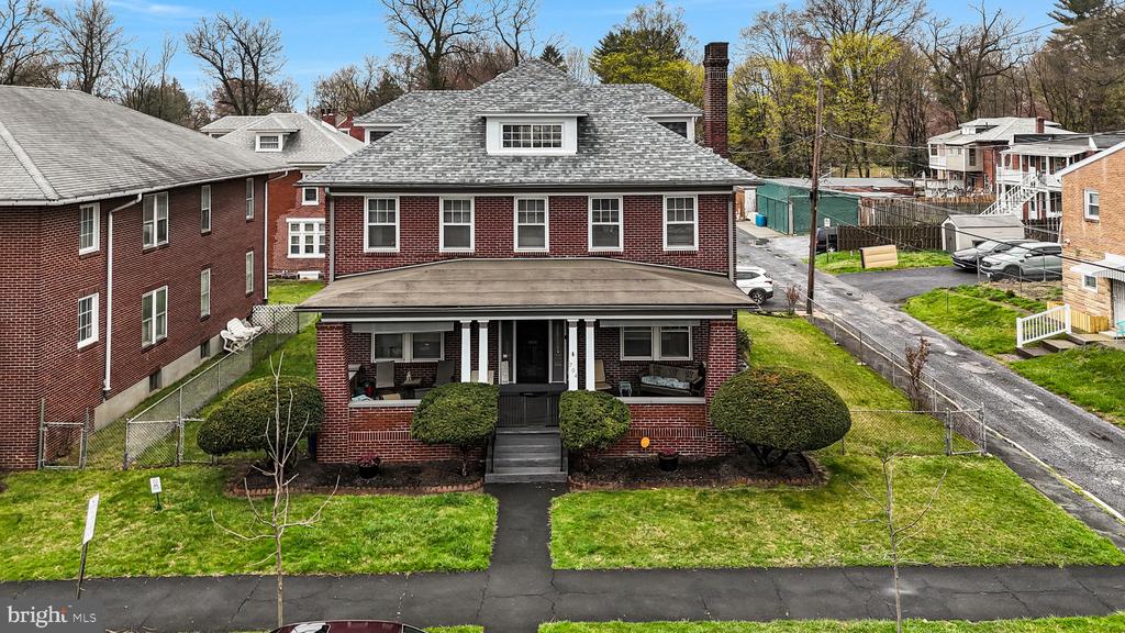 704 N 16TH STREET