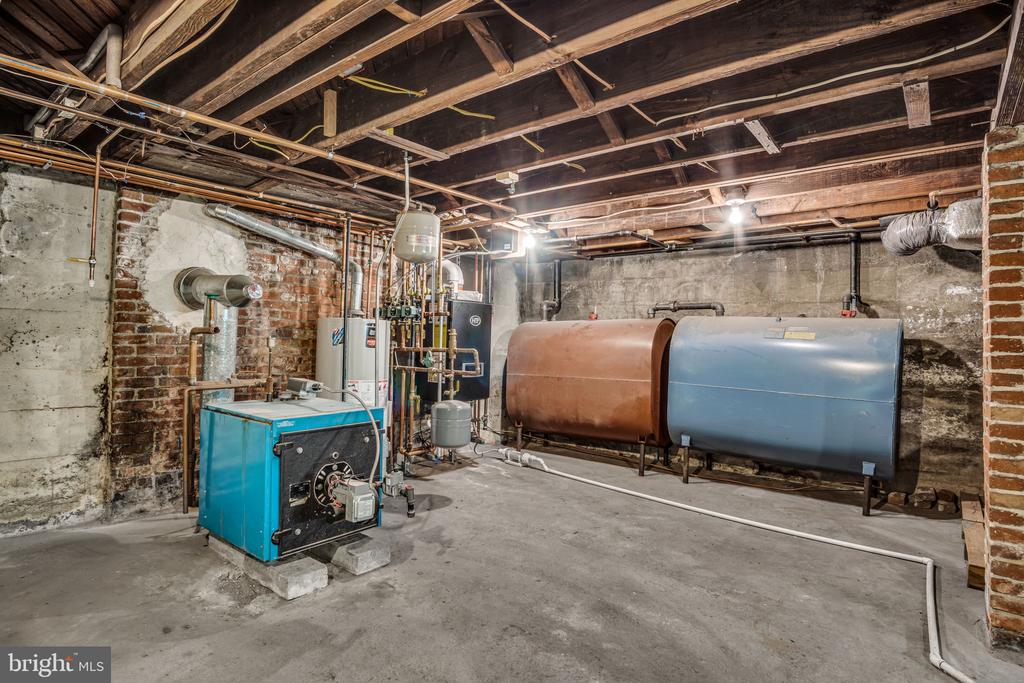 704 N 16TH STREET