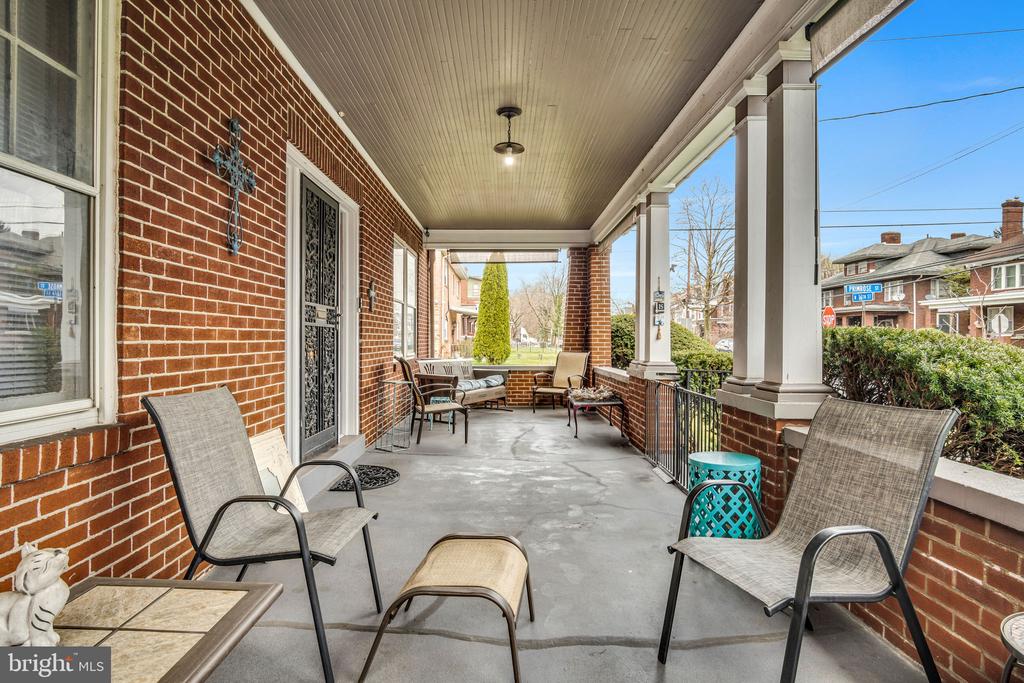 704 N 16TH STREET
