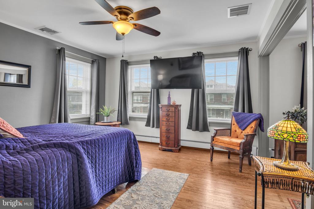 704 N 16TH STREET