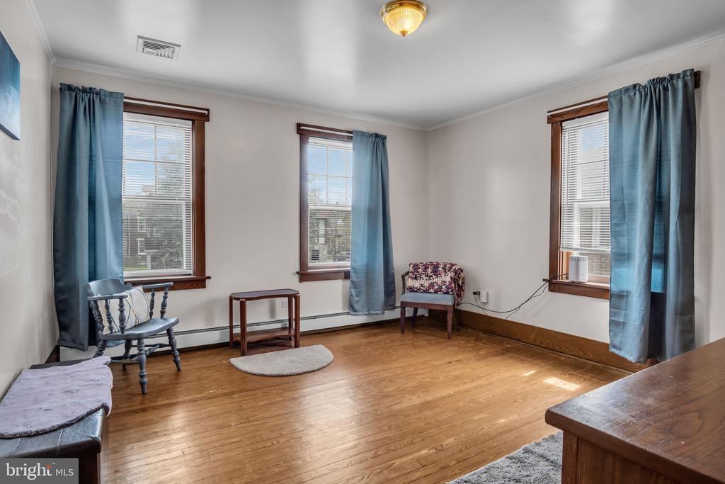 704 N 16TH STREET