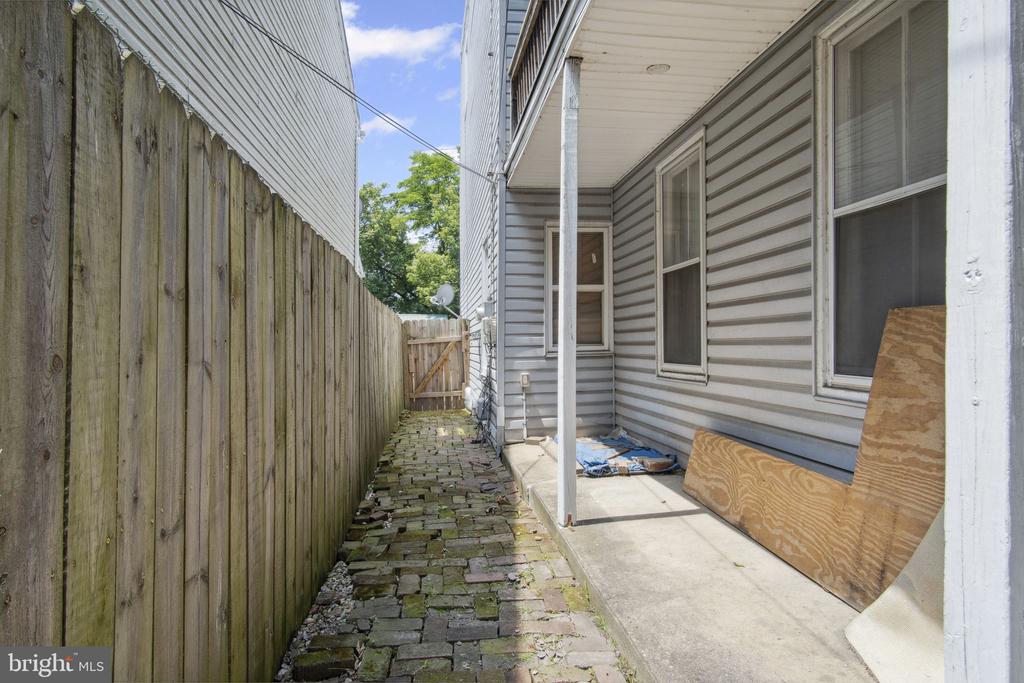 147 BALM STREET