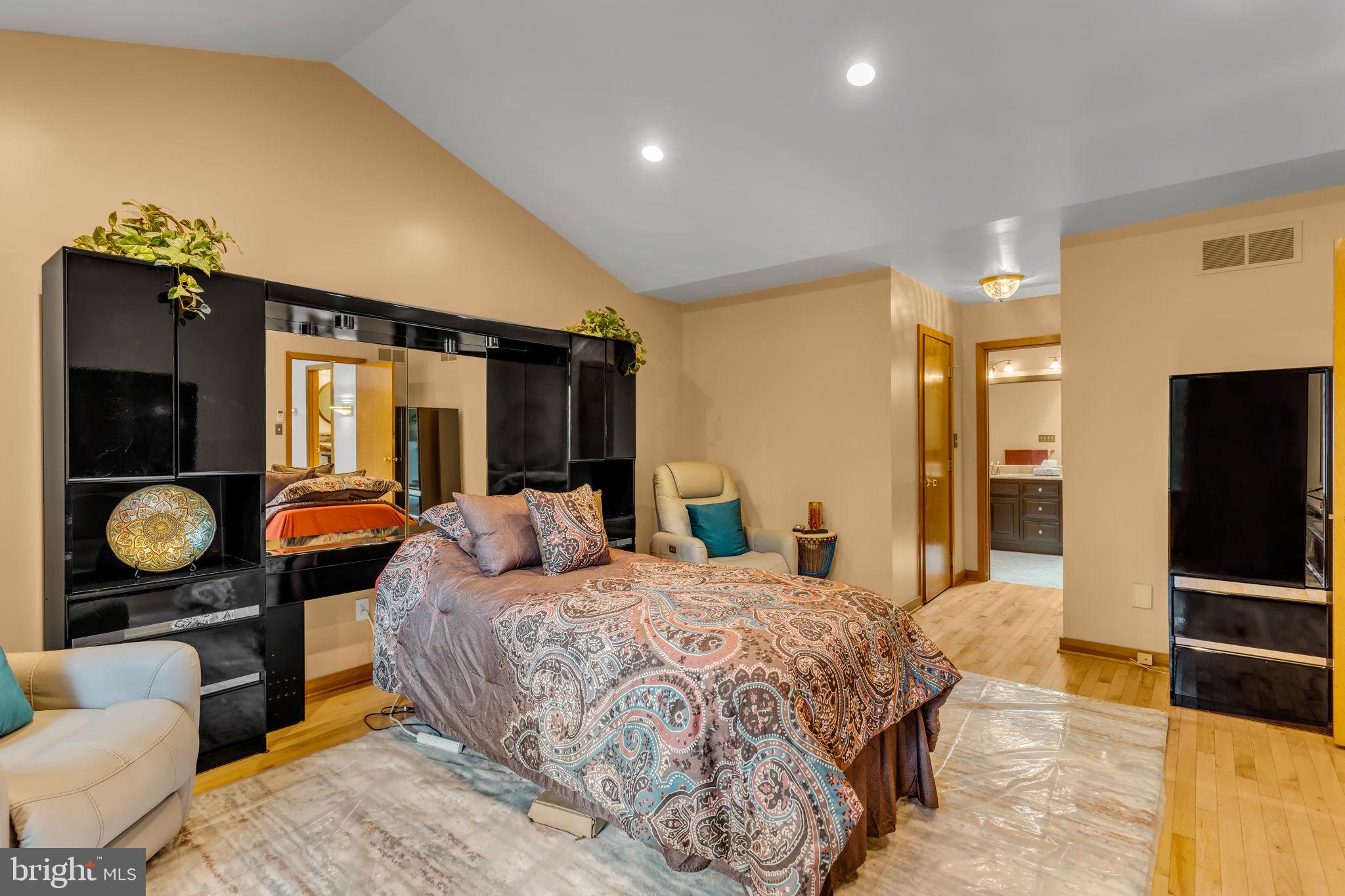 3504 HICKORY HOLLOW ROAD