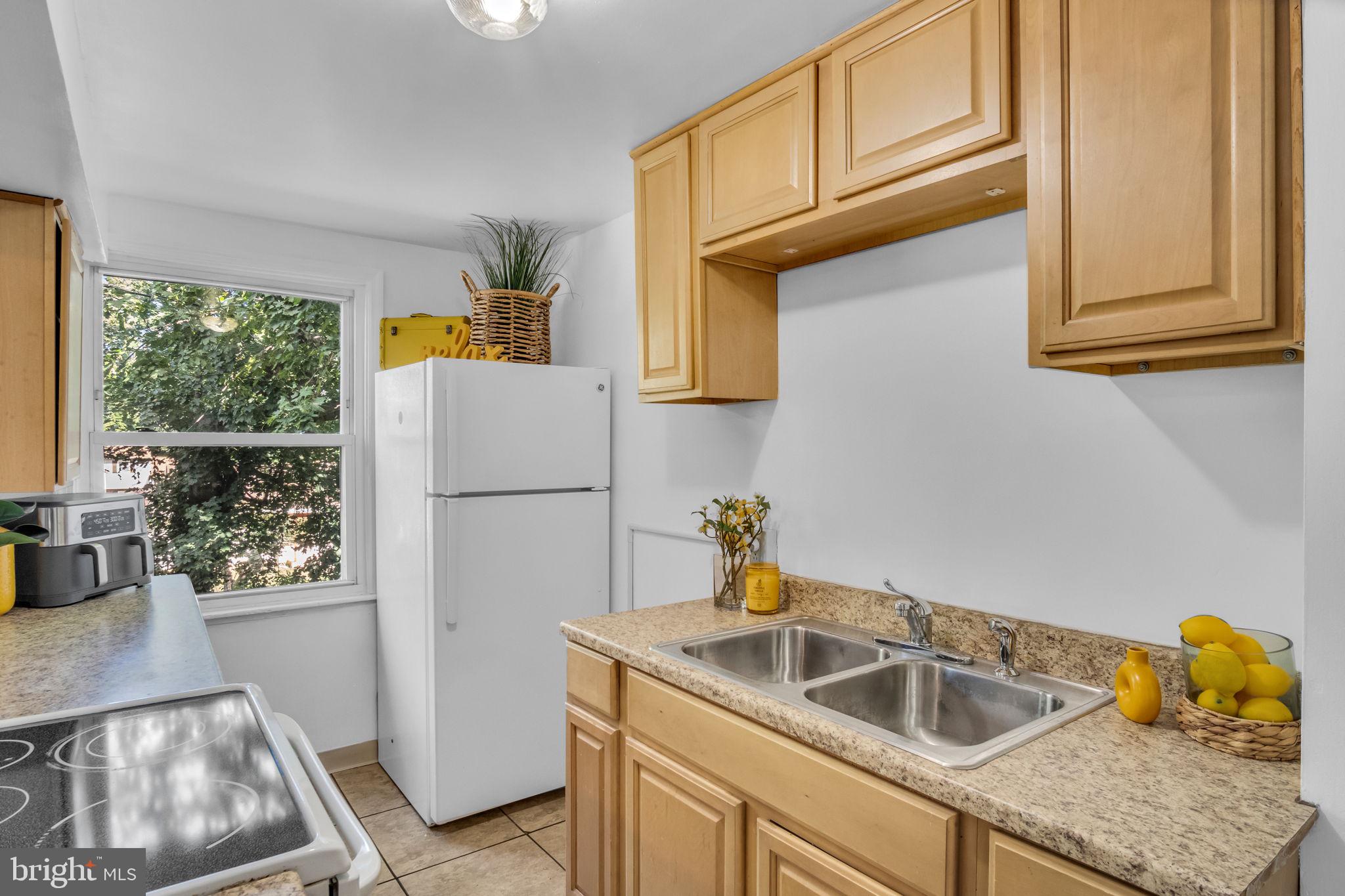 2260 KENSINGTON STREET