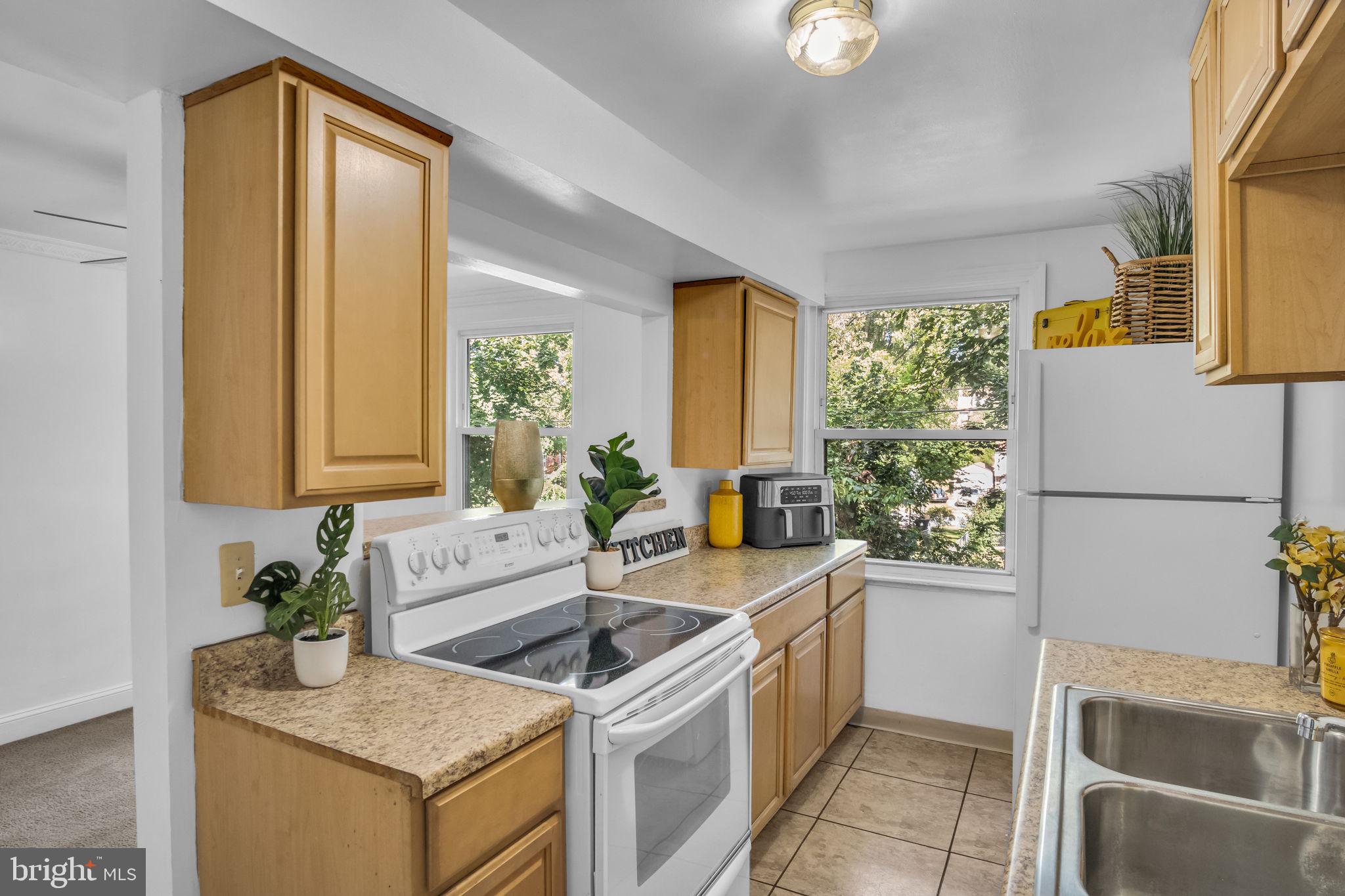 2260 KENSINGTON STREET