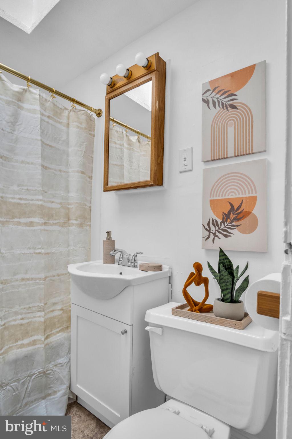 2260 KENSINGTON STREET