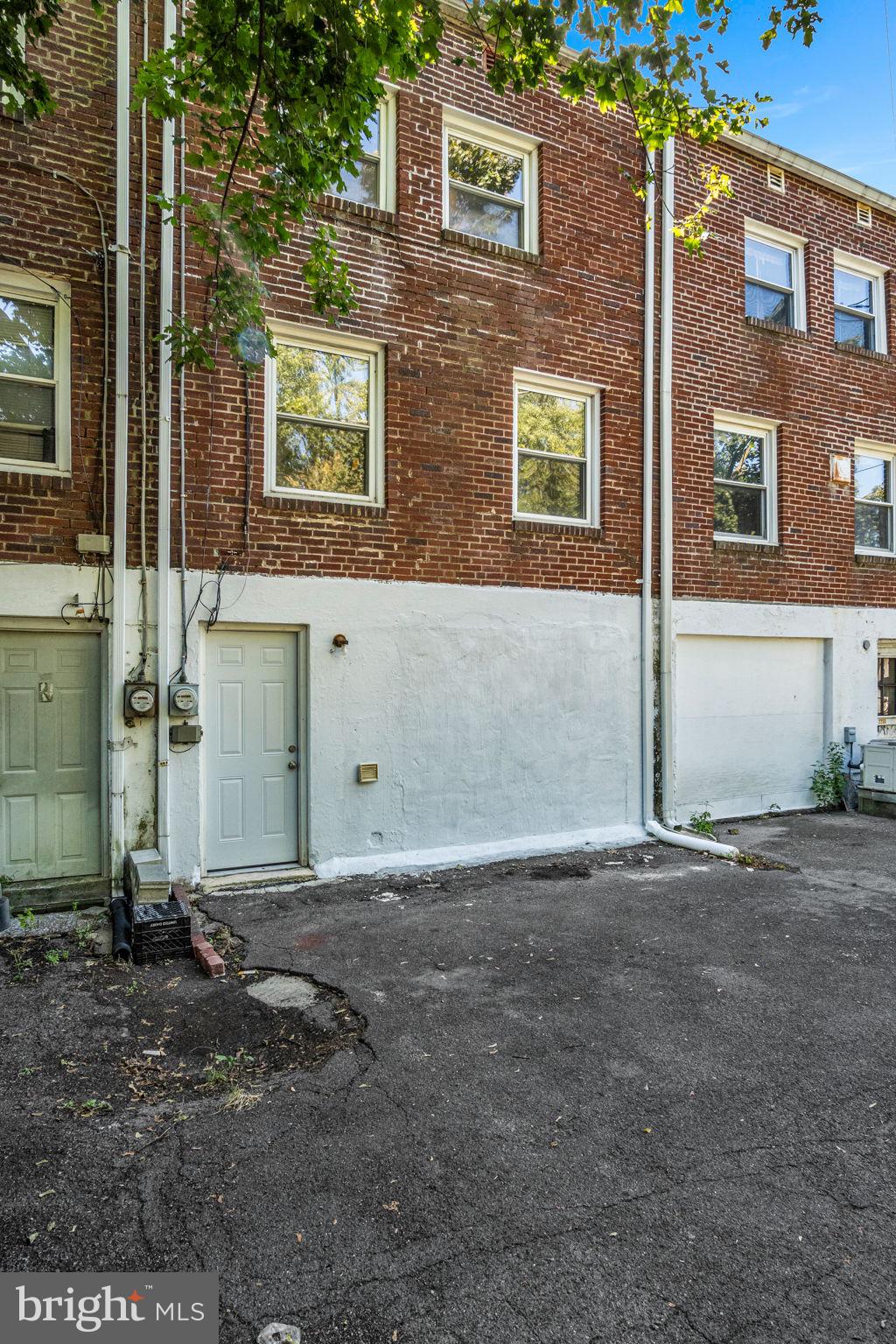 2260 KENSINGTON STREET