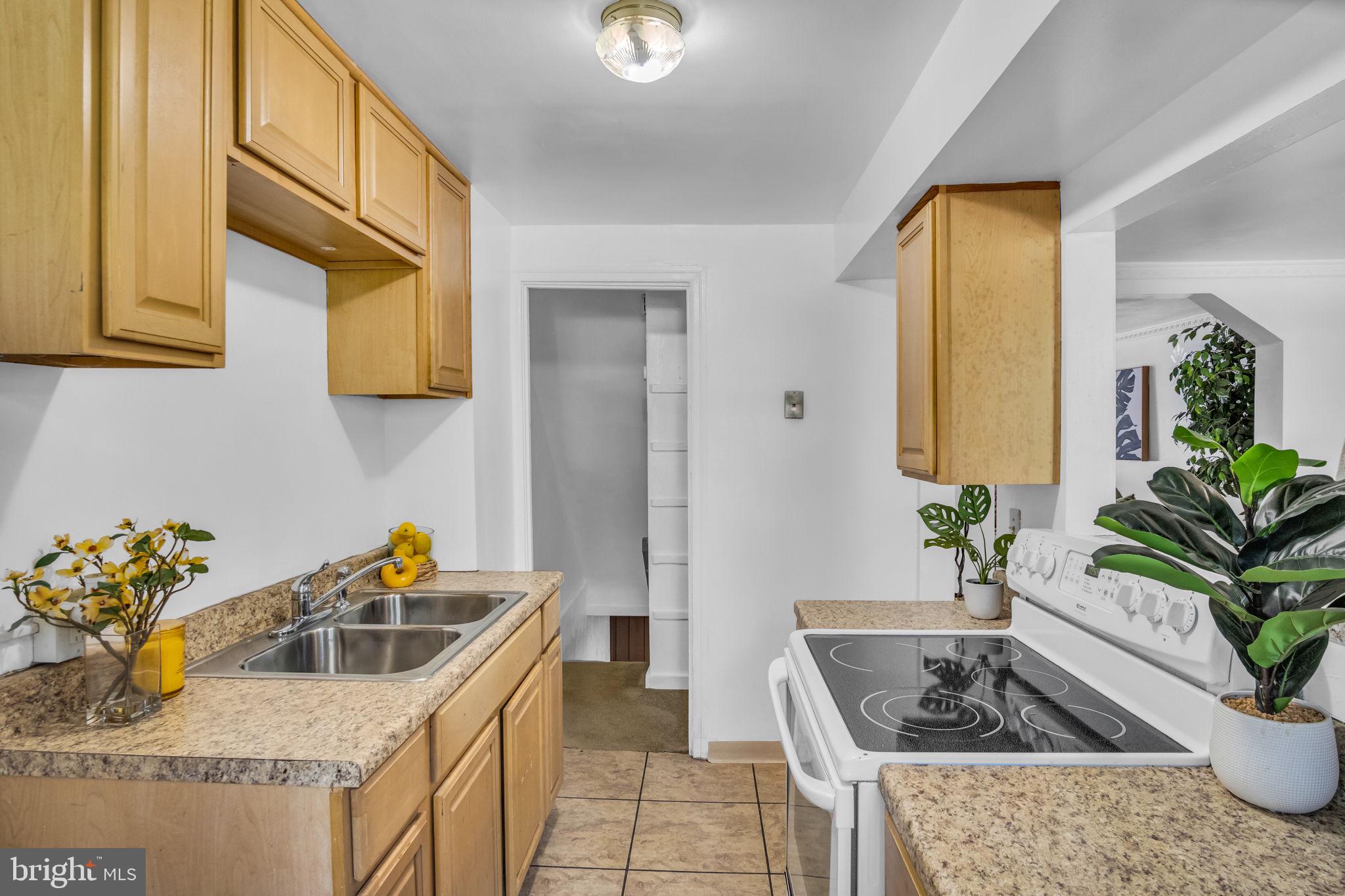 2260 KENSINGTON STREET