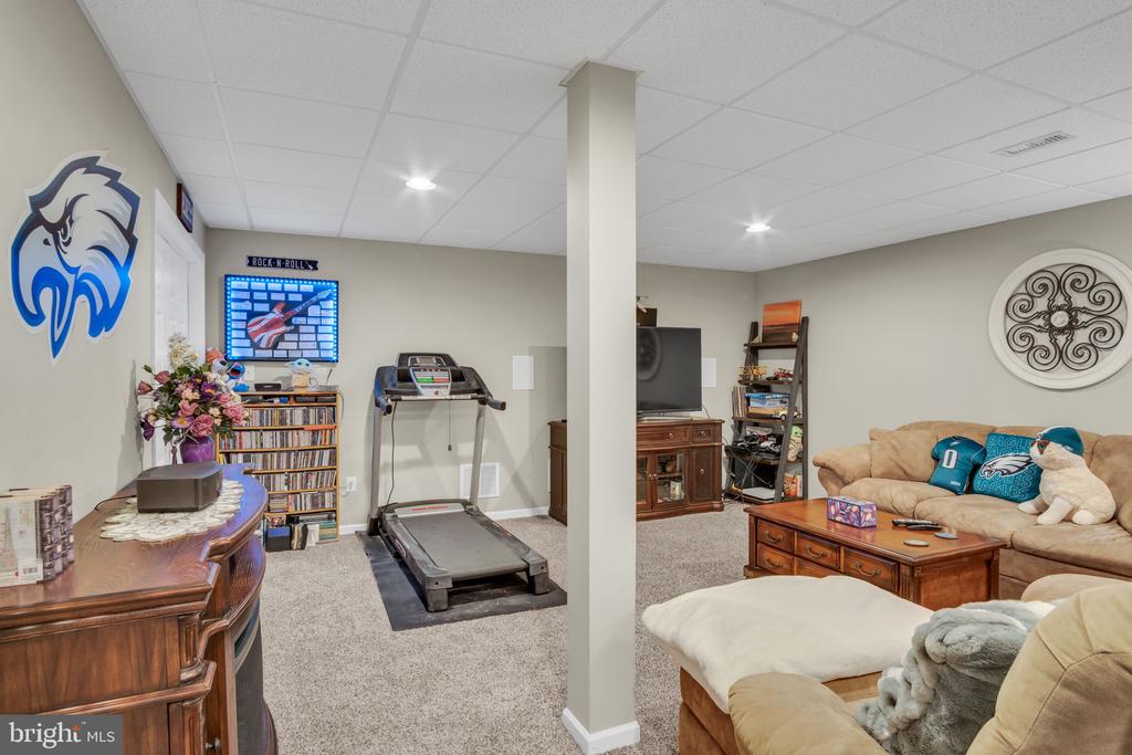 7014 SCENIC COURT