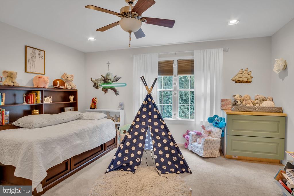 7014 SCENIC COURT
