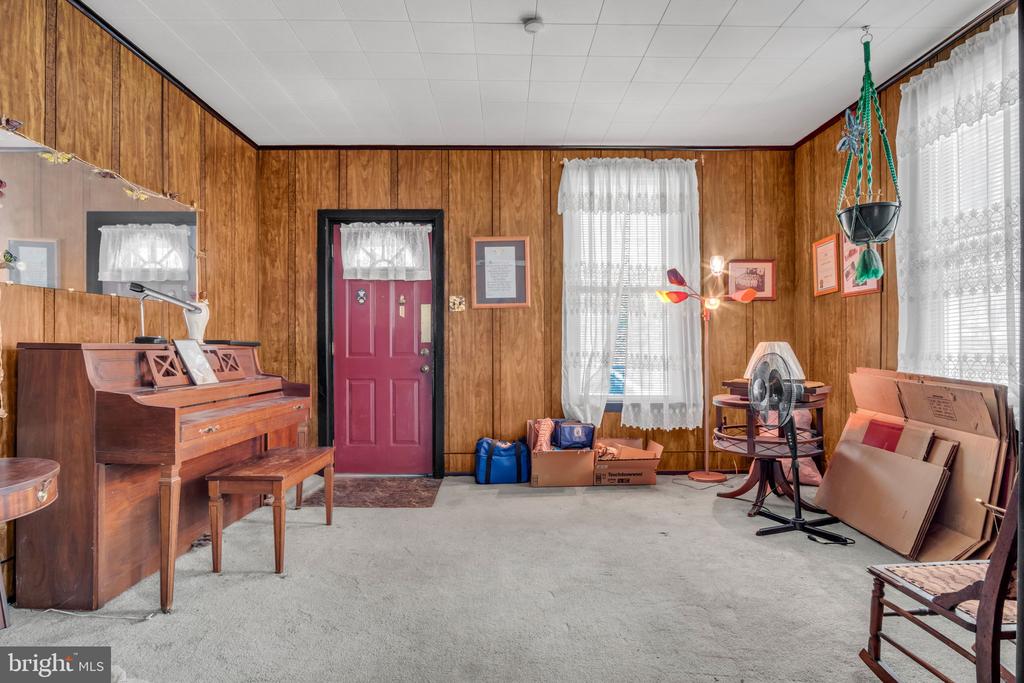 144 N 2ND STREET