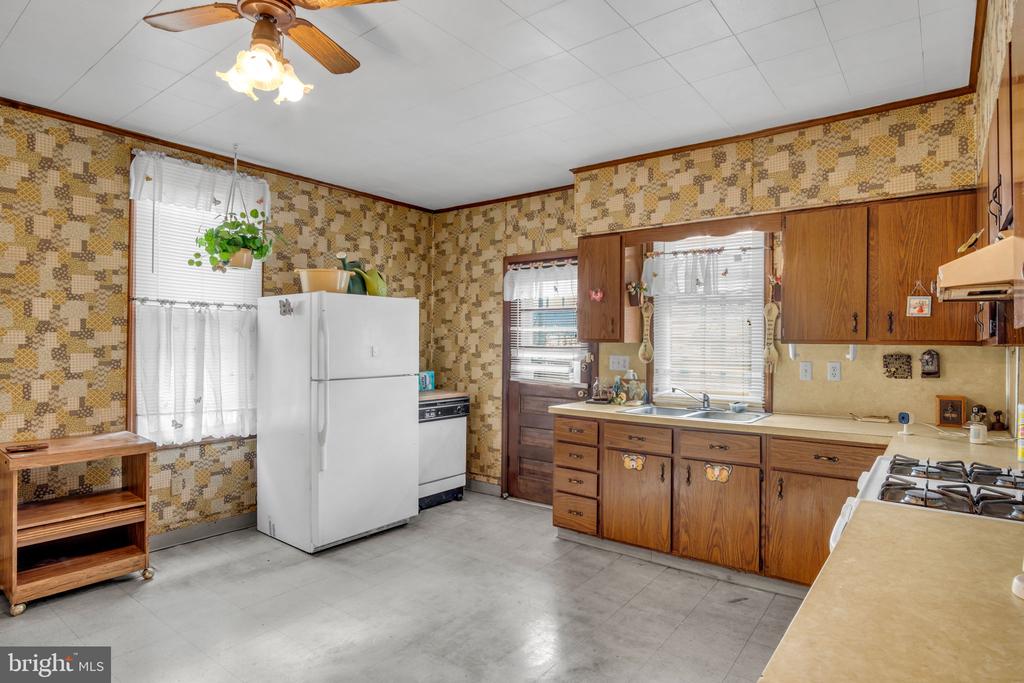 144 N 2ND STREET