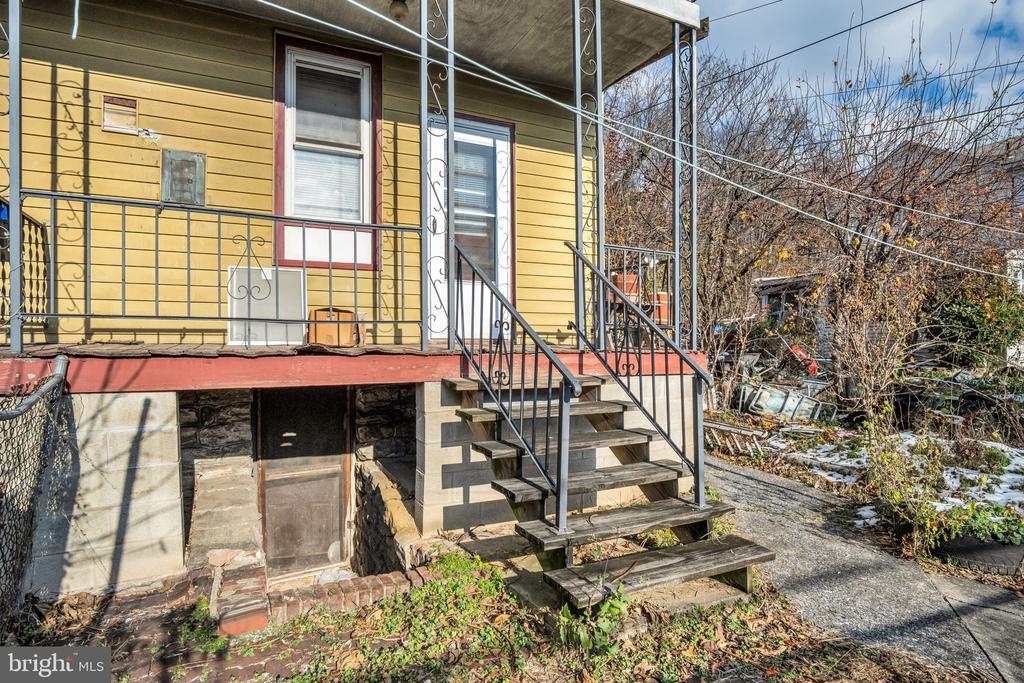 144 N 2ND STREET