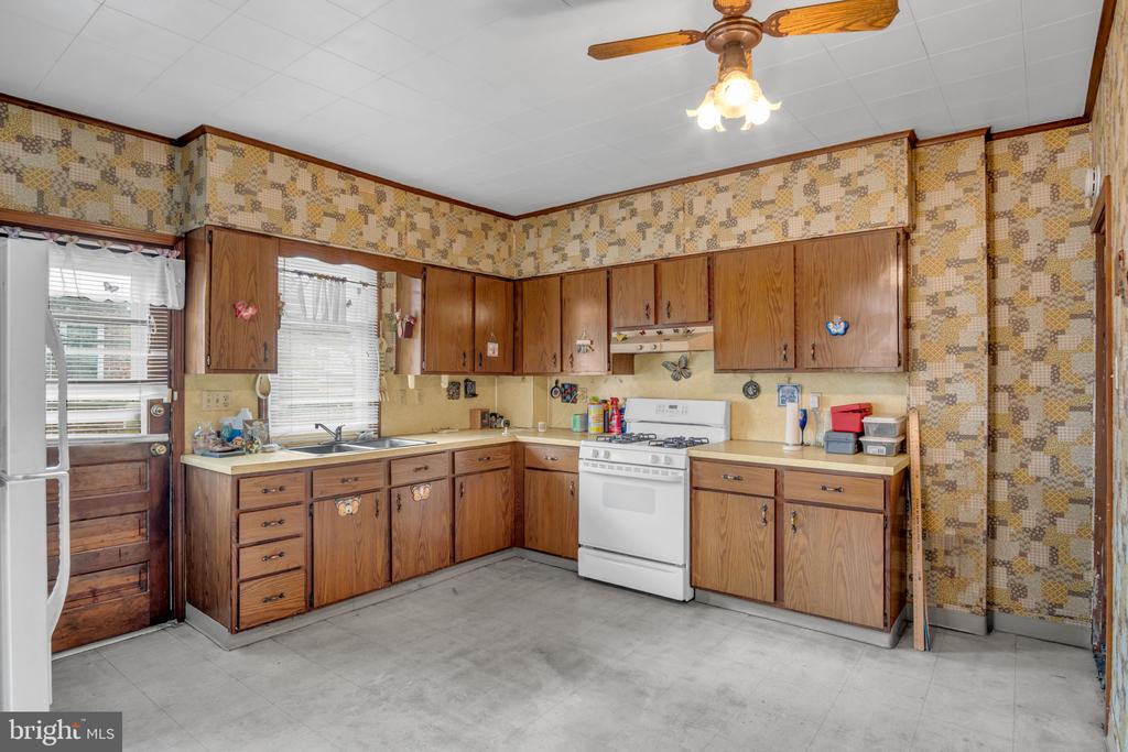 144 N 2ND STREET