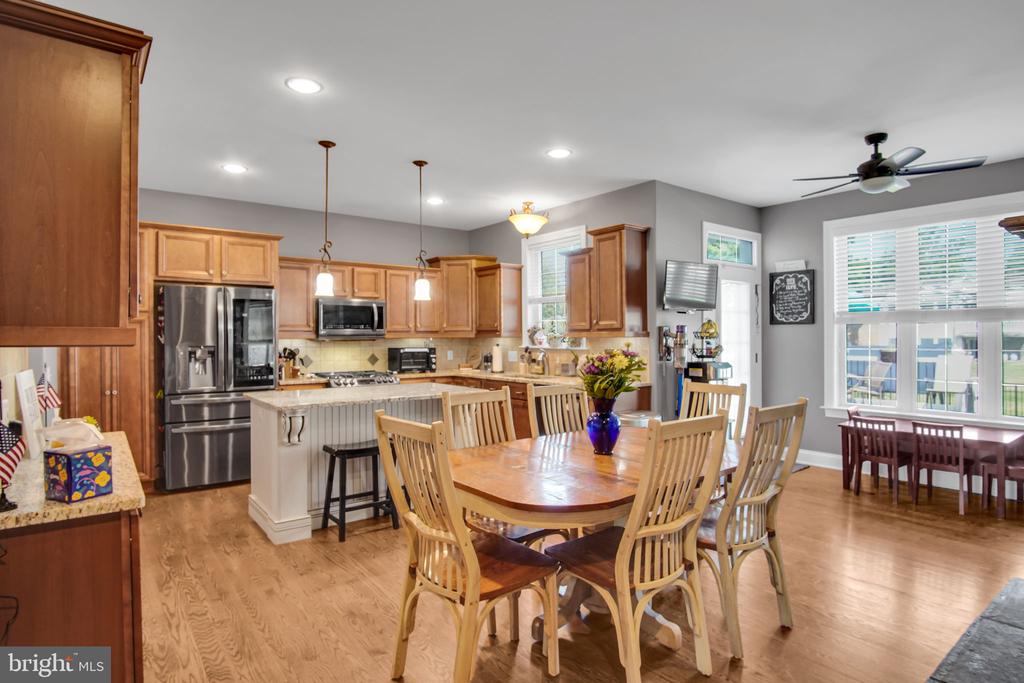 5992 CAMDEN DRIVE