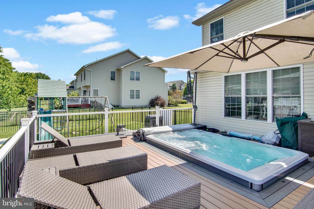 5992 CAMDEN DRIVE