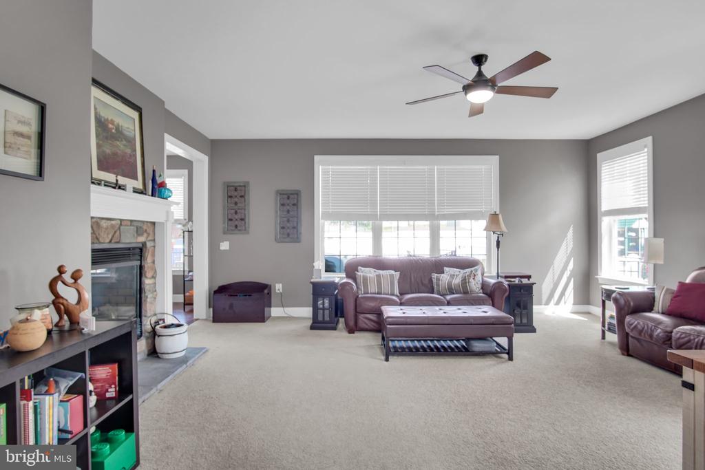 5992 CAMDEN DRIVE
