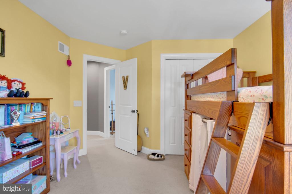 5992 CAMDEN DRIVE