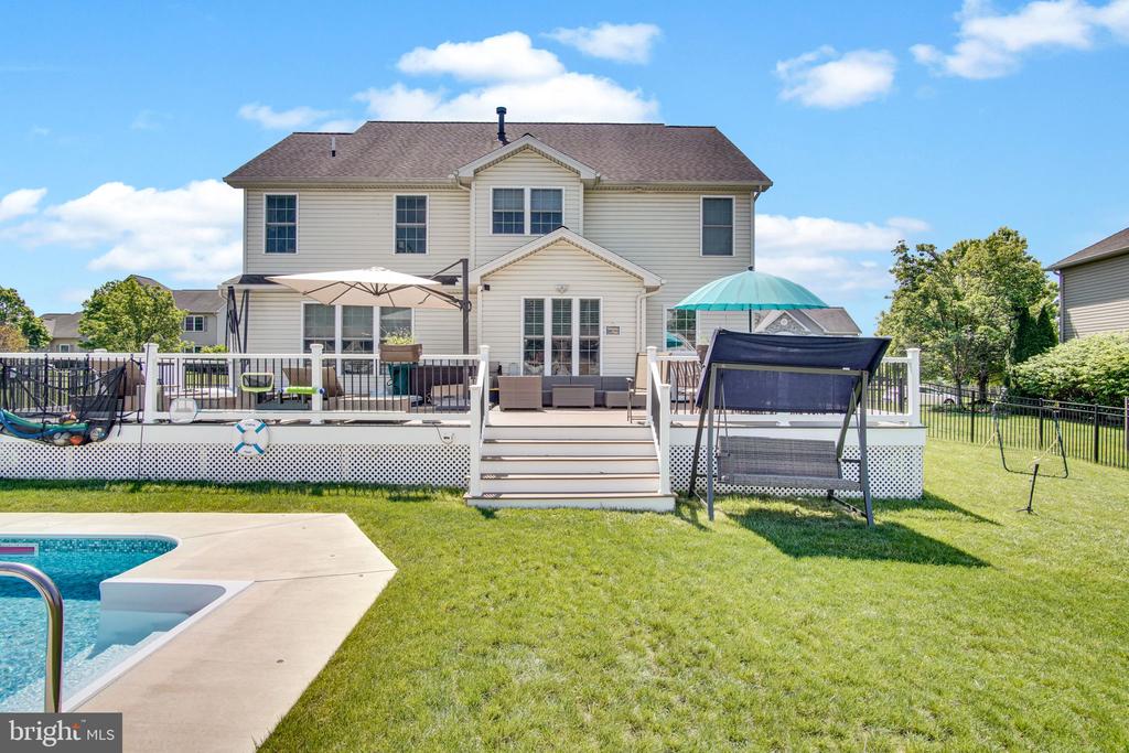 5992 CAMDEN DRIVE