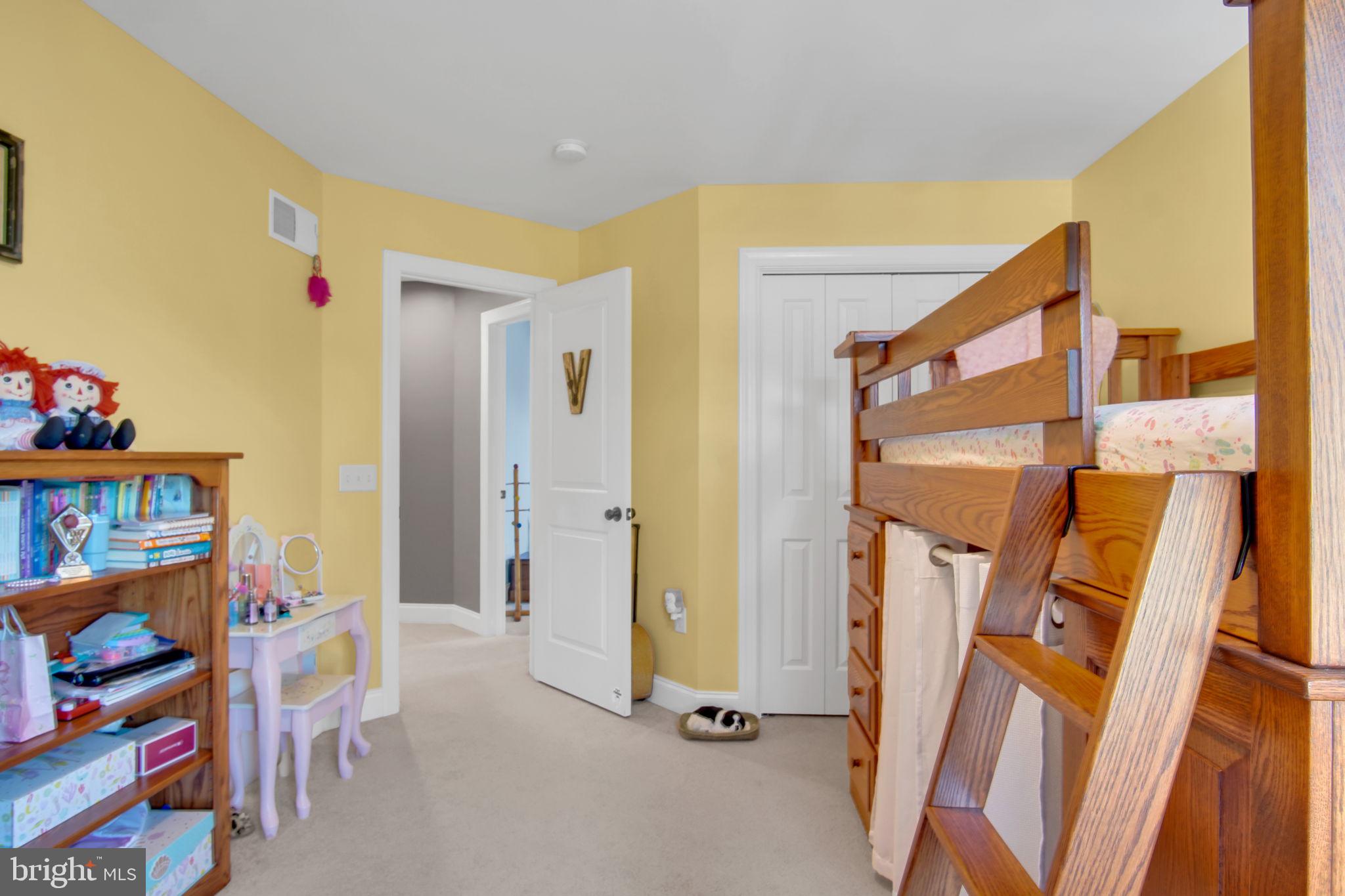 5992 CAMDEN DRIVE