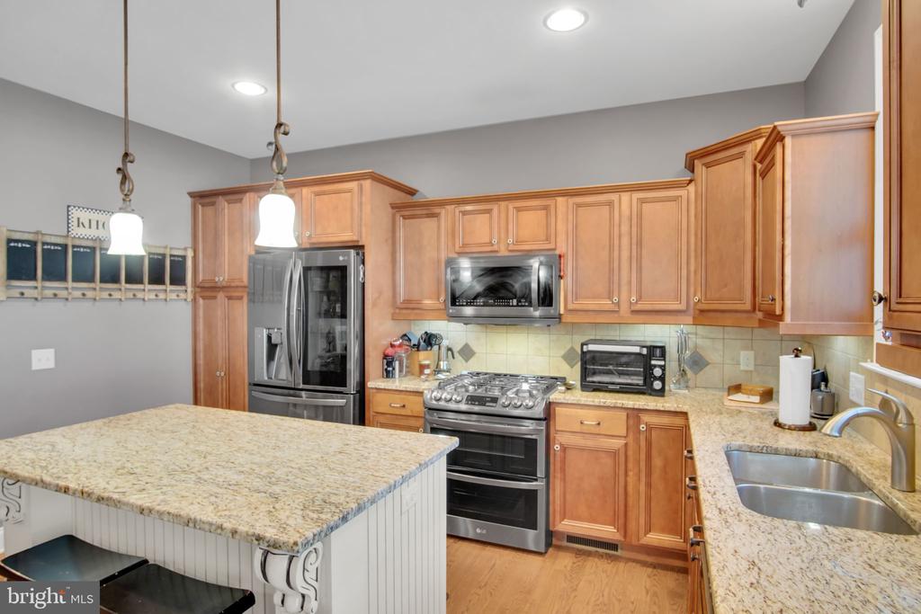 5992 CAMDEN DRIVE